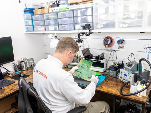 Ice Computer : votre expert en microsoudure dans les Alpes-maritimes