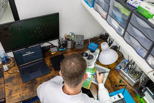 Ice Computer : votre expert en microsoudure dans les Alpes-maritimes